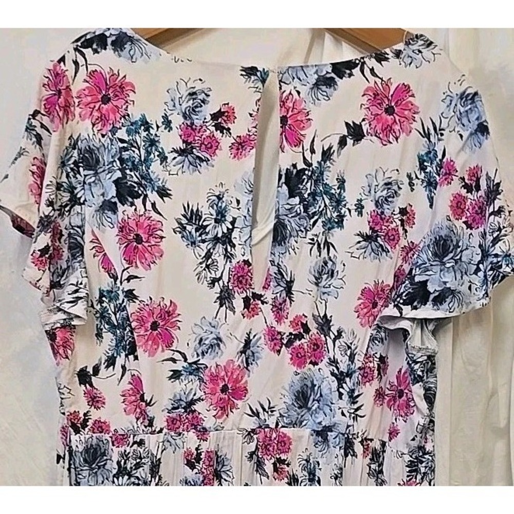 NWT Torrid White Floral Print Challis Maxi Dress 3 Feminine Romantic Sz 22/24 - Picture 6 of 7